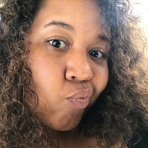 Meet your Posher, Whitney